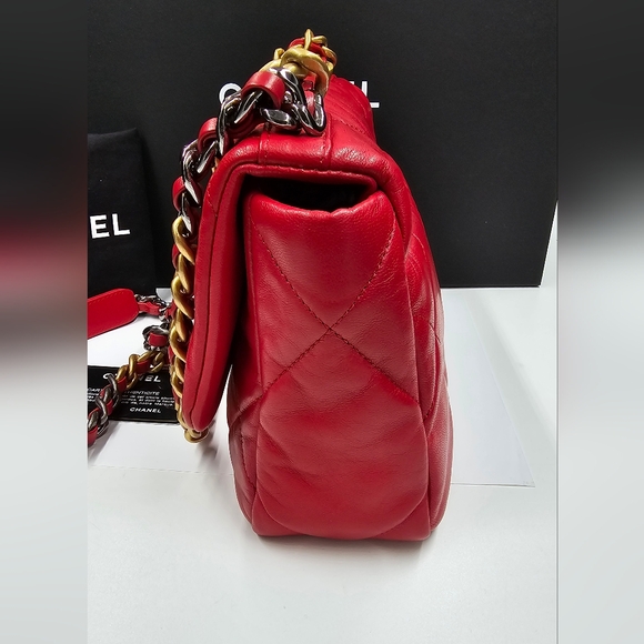 Chanel 19 small - Picture 2 of 16